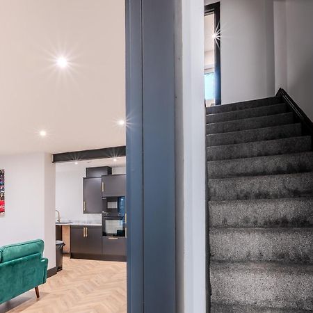 Modern 3Br Home - Private Parking - Tv In Every Bedroom Swansea Dış mekan fotoğraf