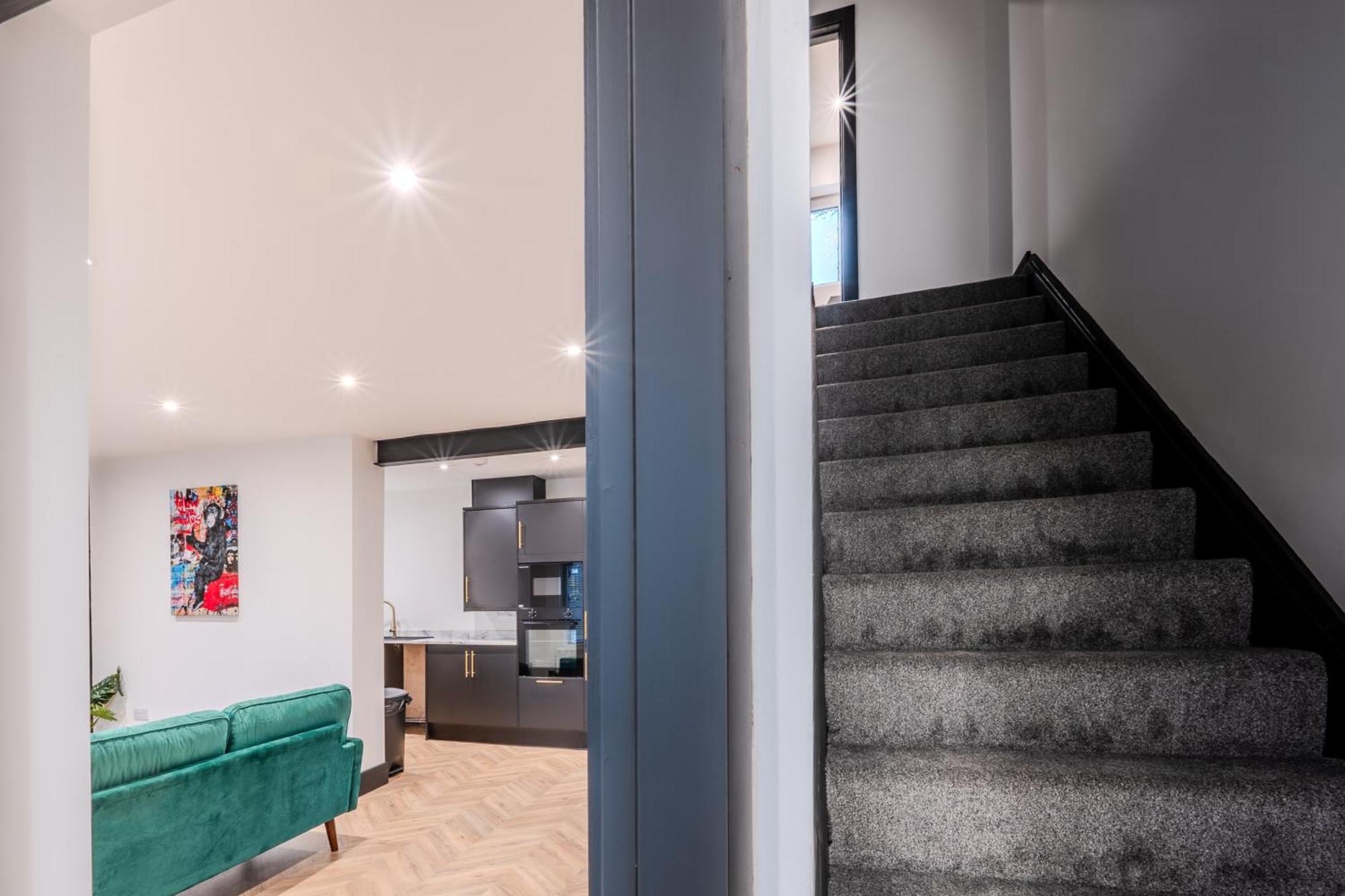Modern 3Br Home - Private Parking - Tv In Every Bedroom Swansea Dış mekan fotoğraf